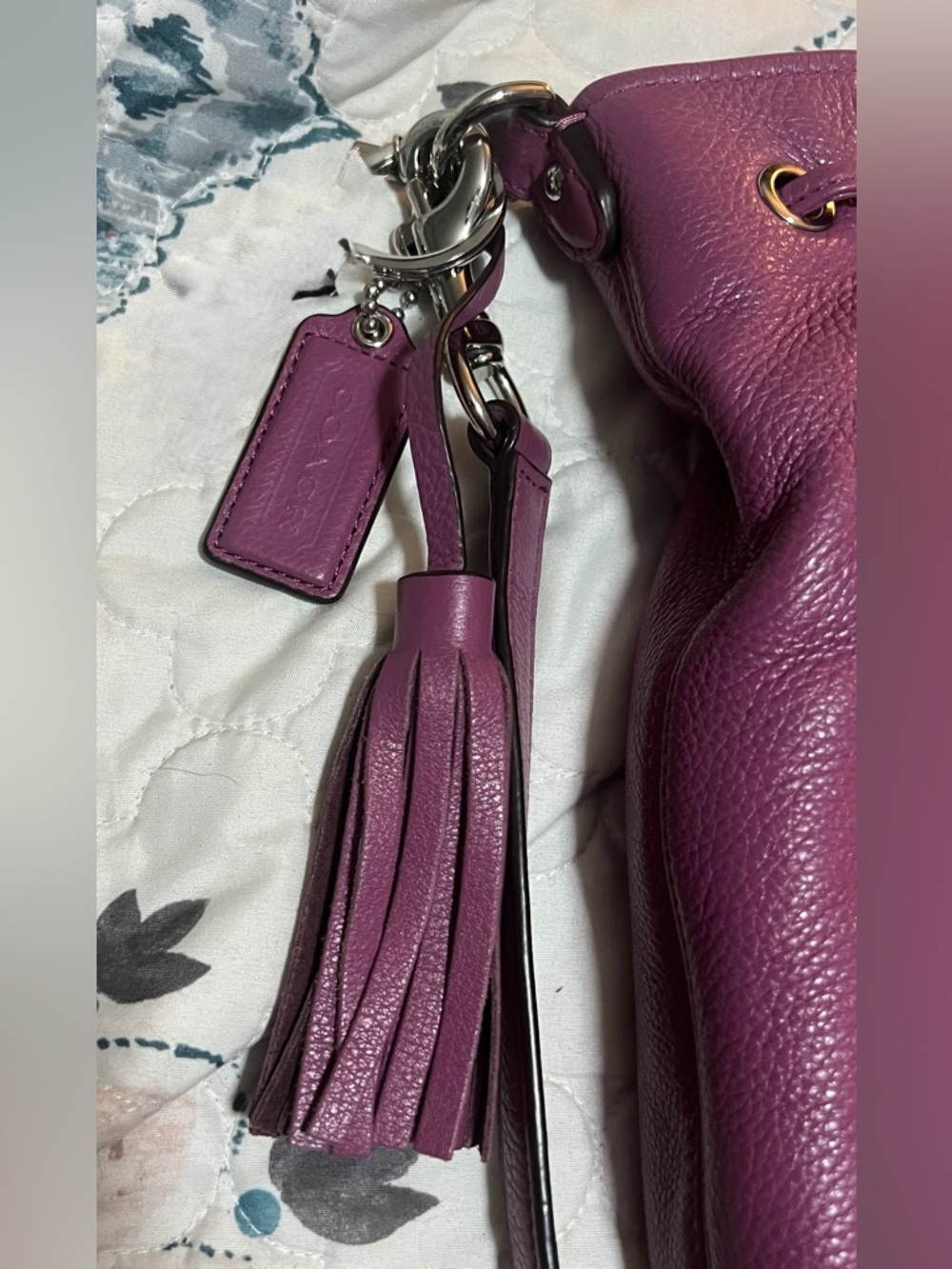 Coach Avery Rich Purple Leather Shoulder Bucket Bag With tassel and tag - Picture 6 of 14